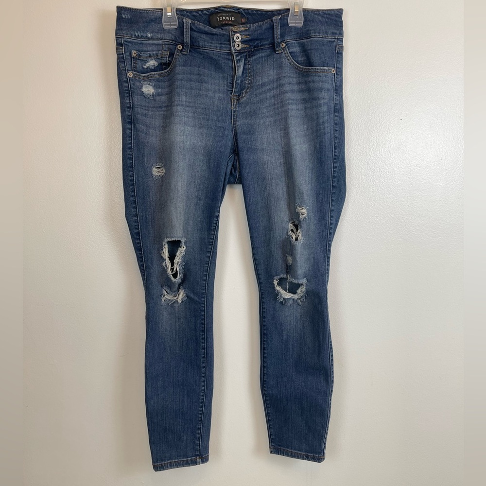 Torrid Jegging Distressed jeans Womens Size 18